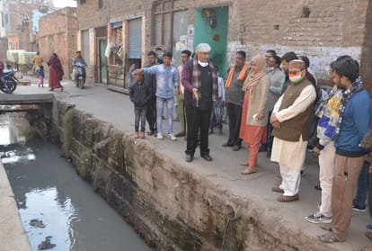 Youngman Died After Fall In Drain Firozabad News