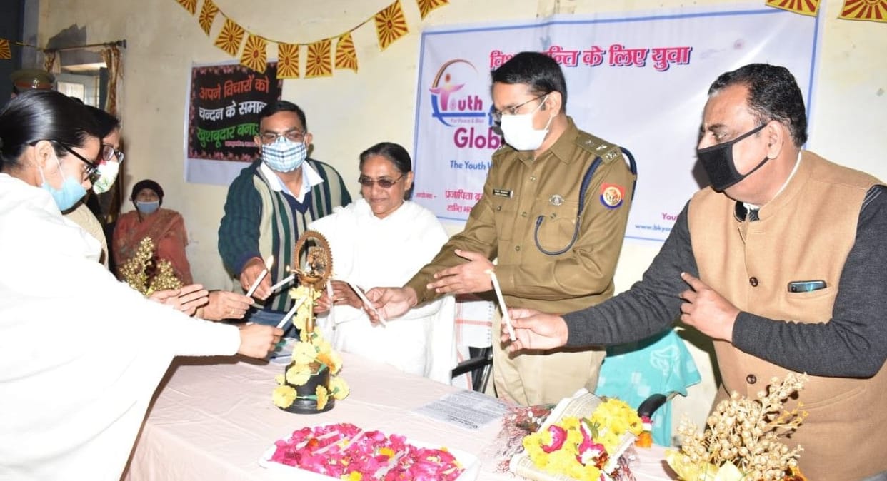youth have to do work for all kind of group of society say SP