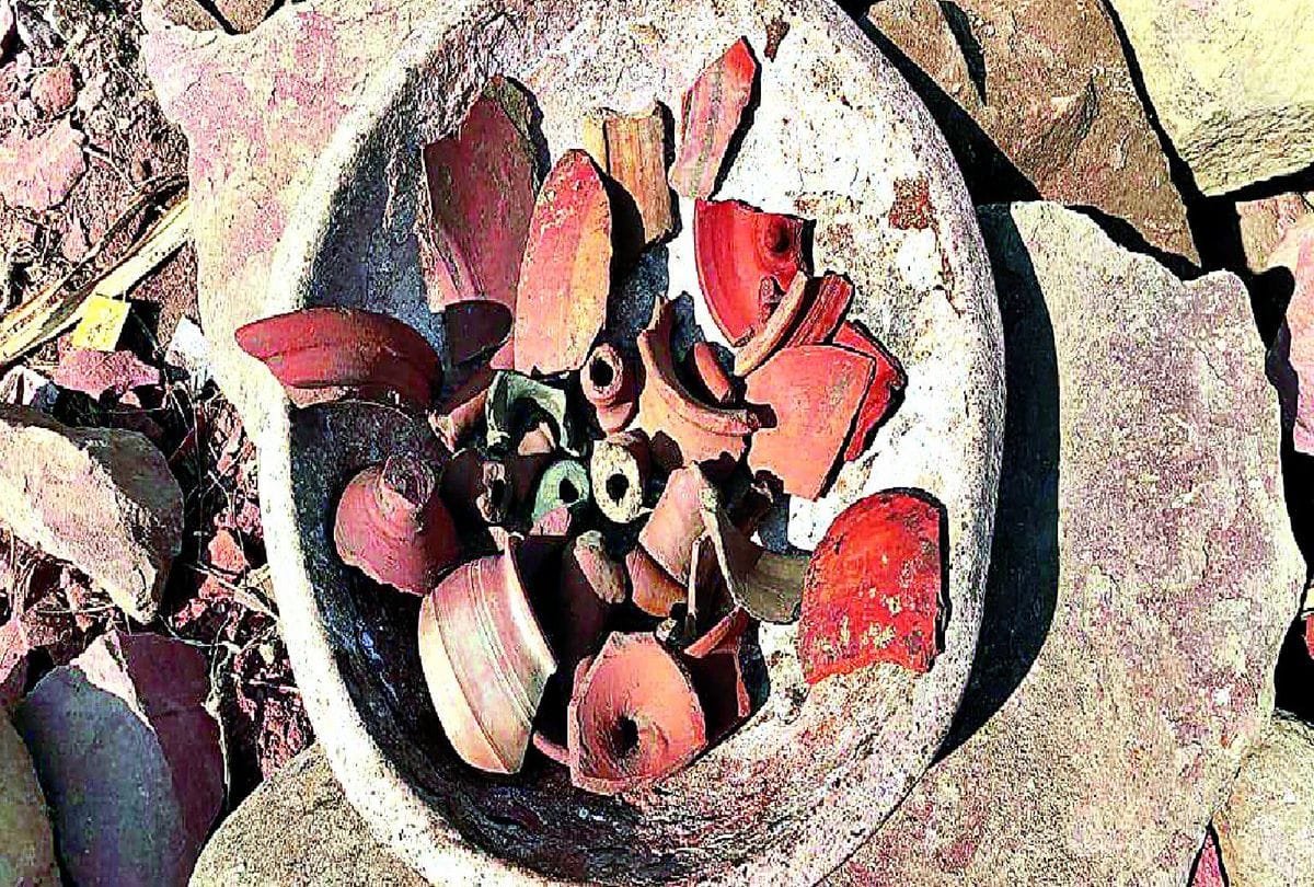 Ancient pots found in excavation at Todarmal Baradari In Fatehpur Sikri