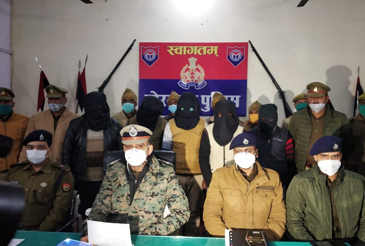 Police man looted gold businessman in Gorakhpur