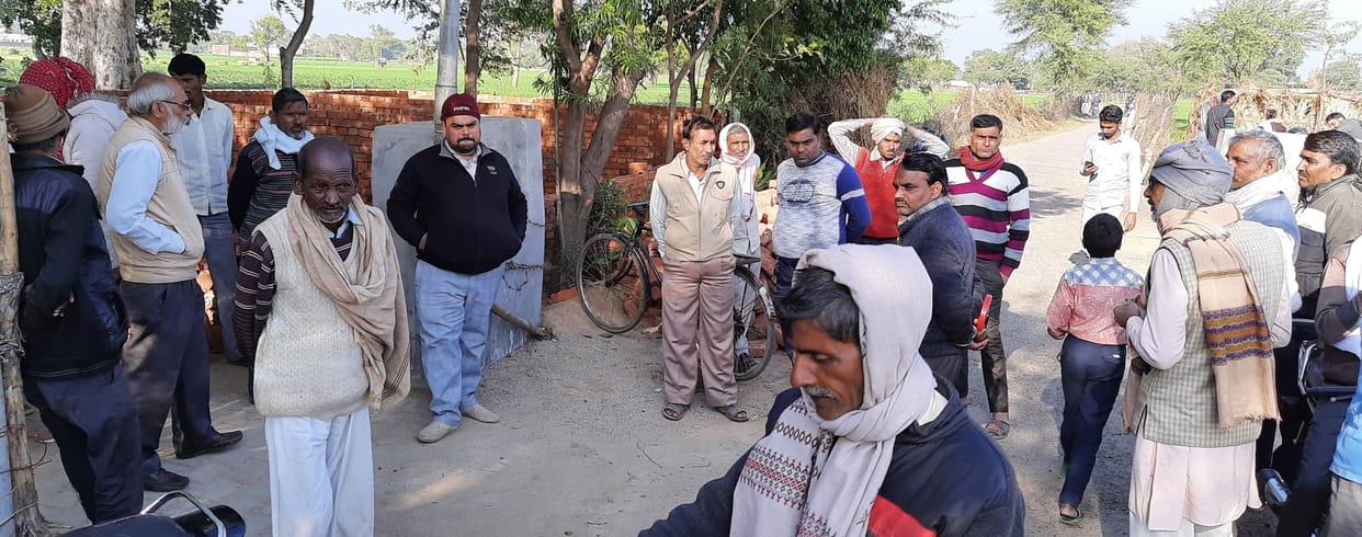 Hathras: Revenue team arrived to measure land in village Khargu