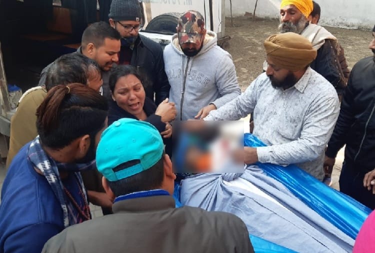 Kisan Andolan: Wife weeping when she seeing dead body of farmer husband