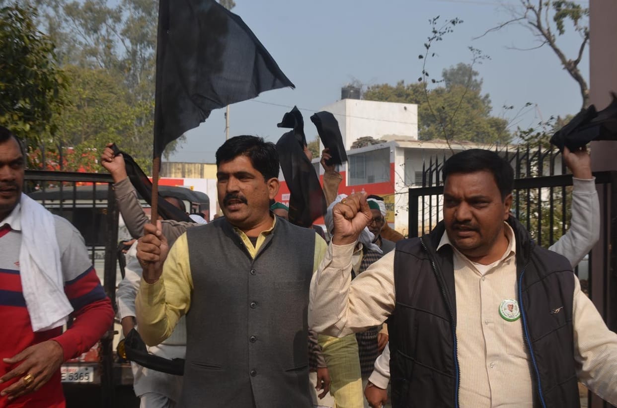 Farmers created uproar at Morna Kisan Mela