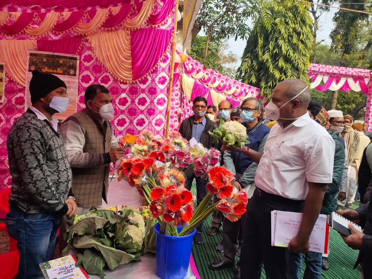 Get the benefit of schemes to eligible farmers in time: Mandalayukta