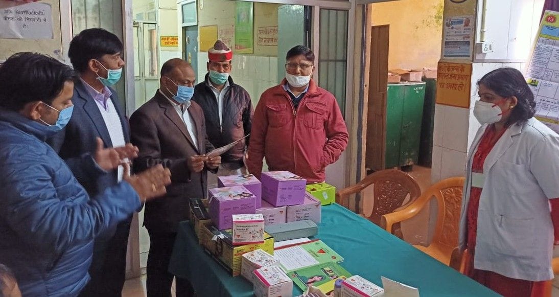 Hathras: Family planning lesson taught on Happy Family Day