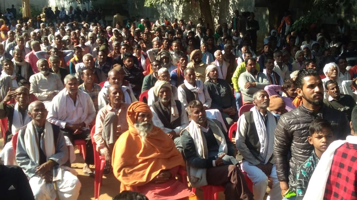 opposition held farmer proteste