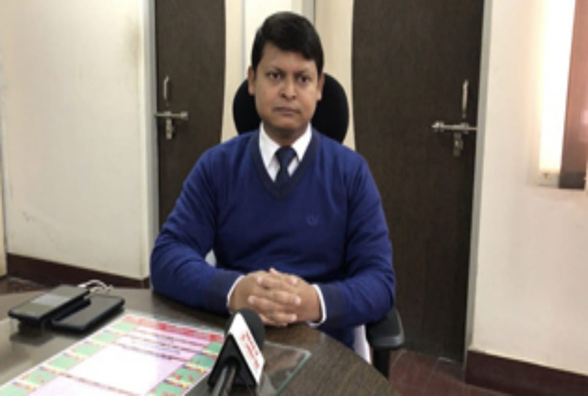 श्रावस्ती के जिलाधिकारी टीके शिबु