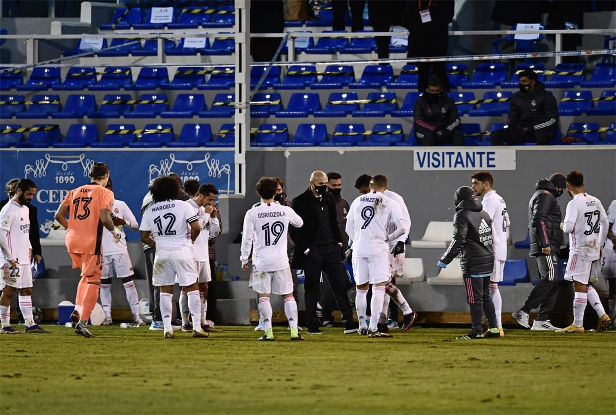 Real madrid knocked out of Copa del Rey Bayern takes massive lead