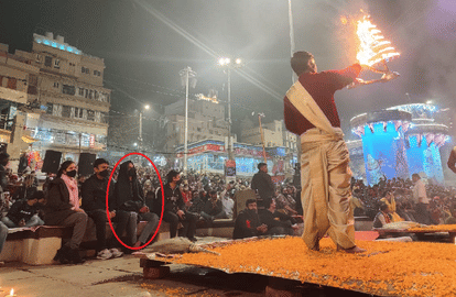 गंगा आरती में शामिल हुए शिखर धवन।