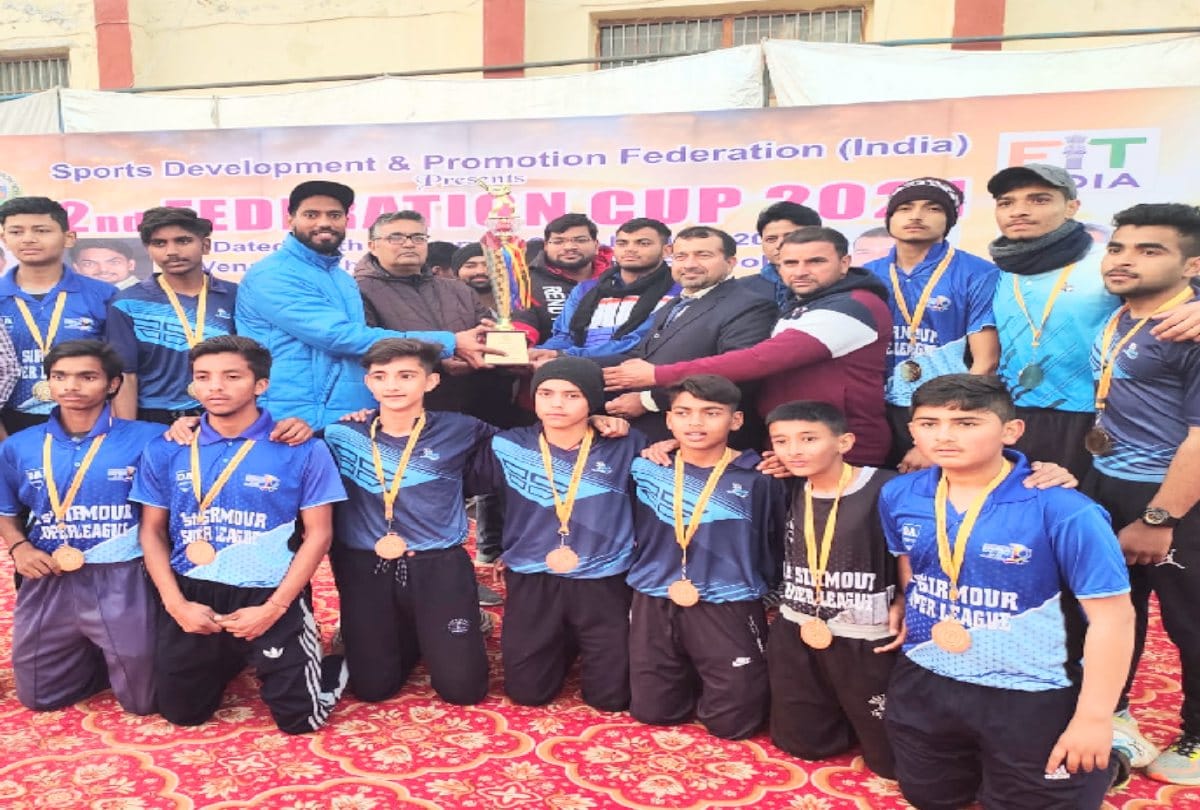 Himachal's team became champion in tennis ball cricket competition
