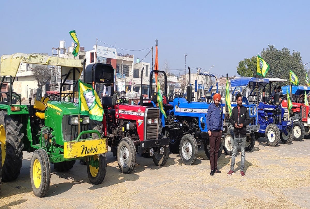 Farmers decorated tractors with posters for Parade on Republic day