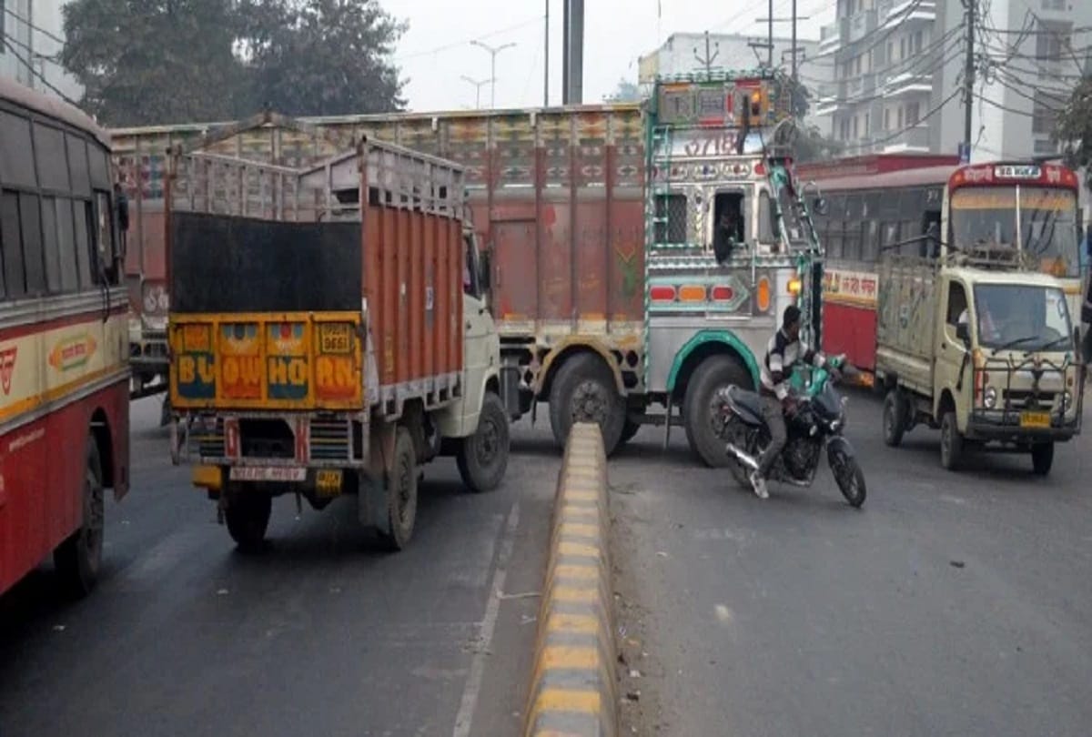 Restriction on entry of heavy vehicles due to Independence Day