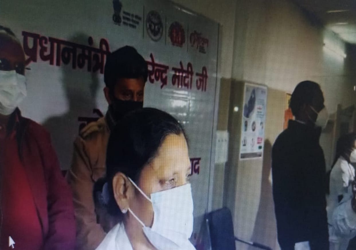 health worker Pushpa gets emotional talking to PM