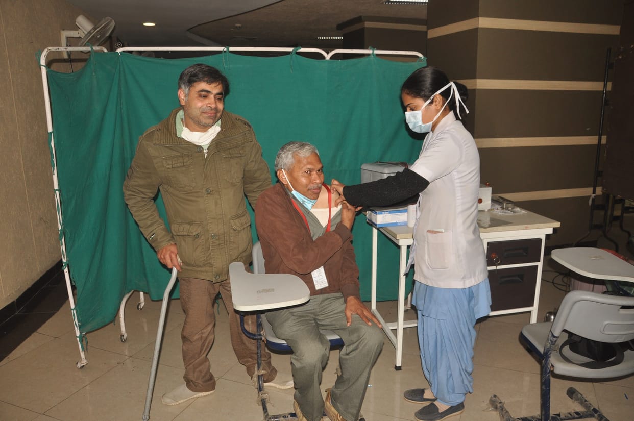 How will the country win the Corona virus war, doctors are getting confused by getting vaccinated