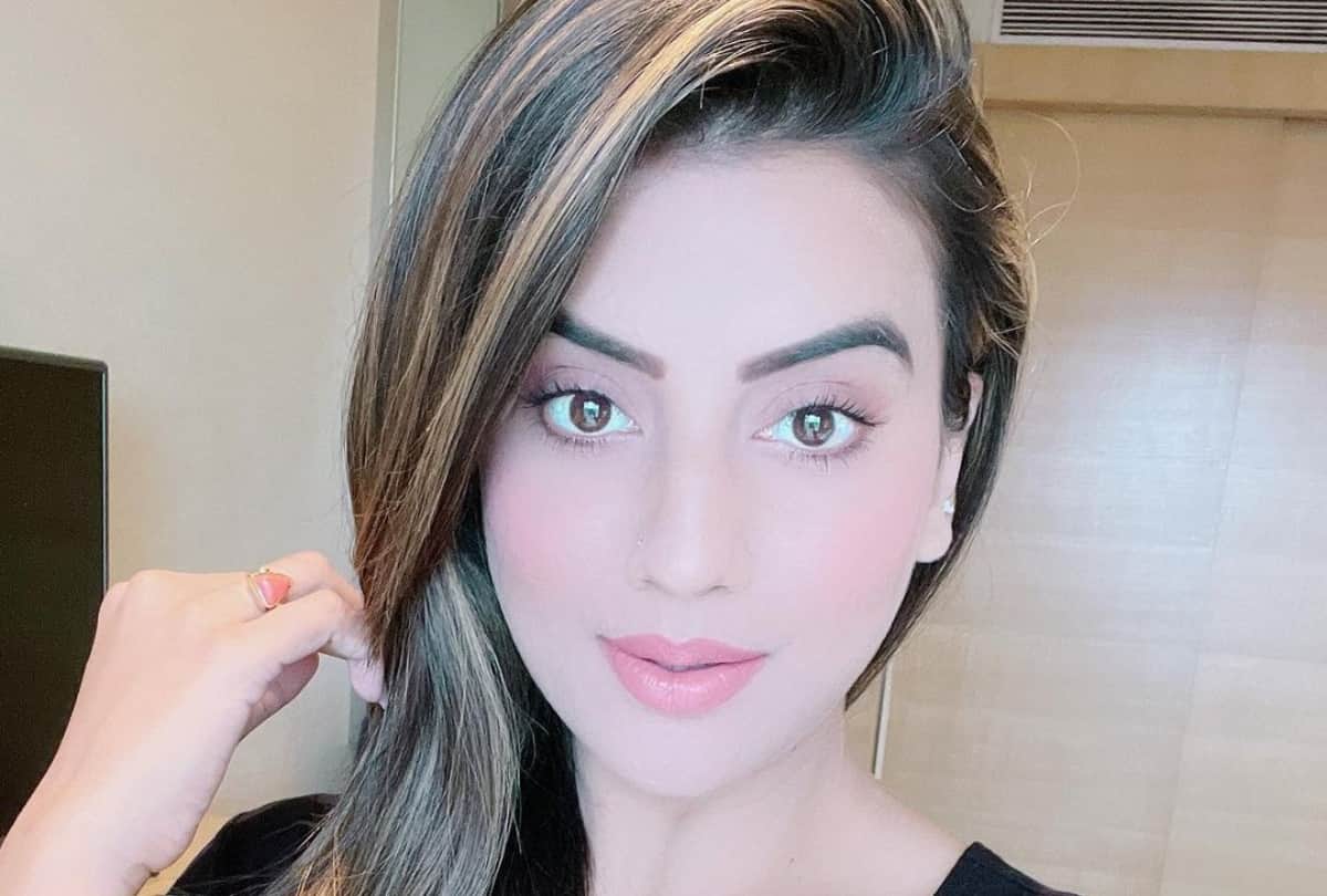 Akshara Singh Reacts on Neelkamal Singh Song for her and Pawan Singh