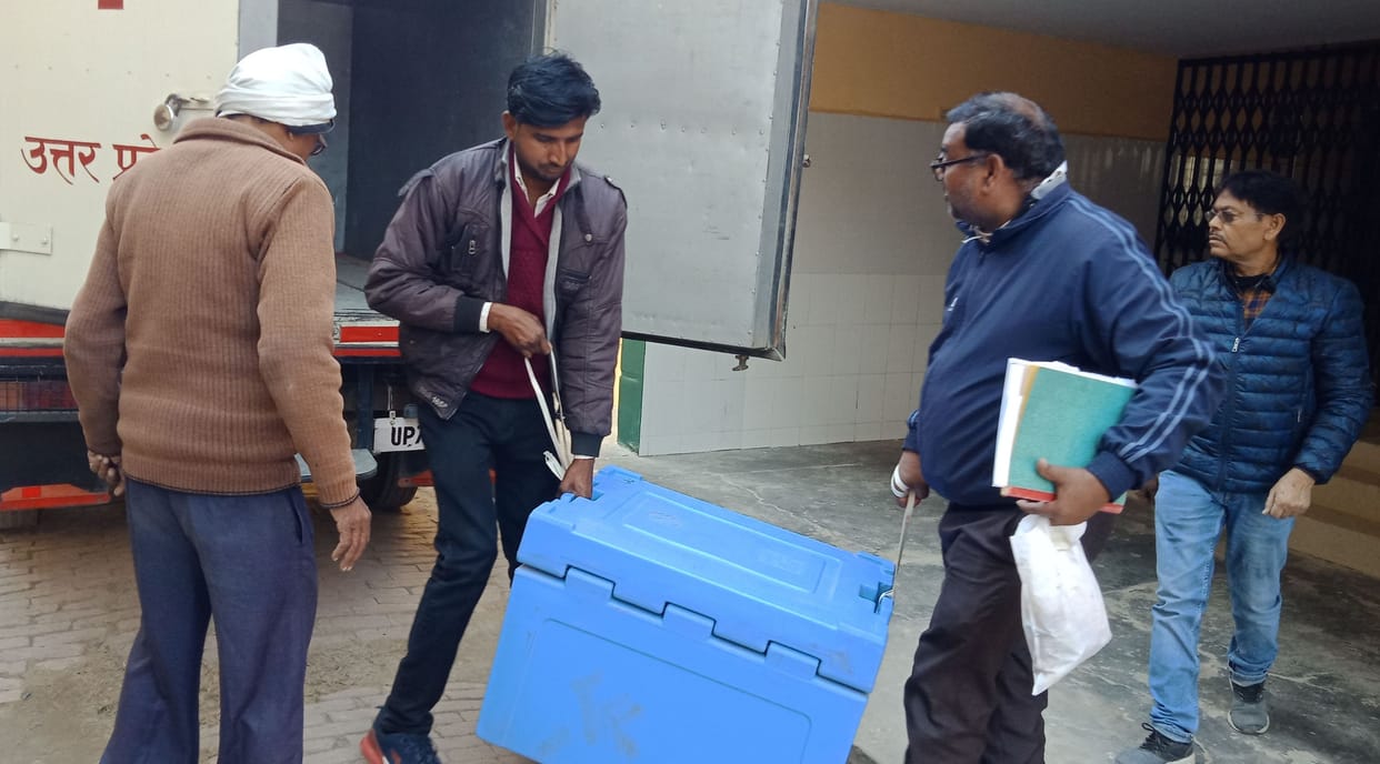 workers,corona vaccine,fathepur news,front line,2000 vaccine