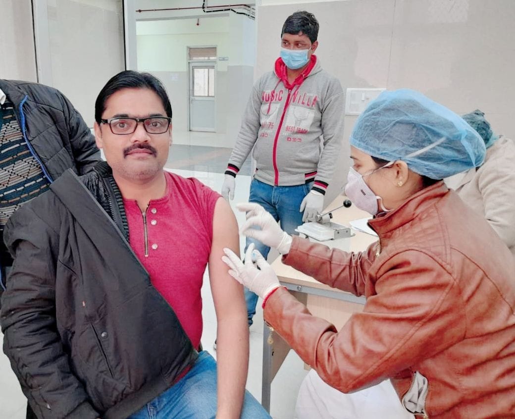 Corona warriors get vaccinated