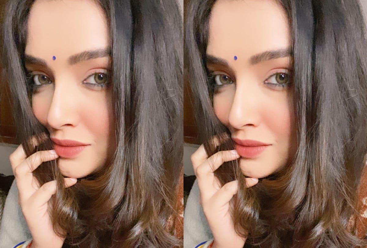 bhojpuri actresses Amrapali Dubey Kajal Raghwani Akshra Singh Monalisa photos images wallpaper hd pics download