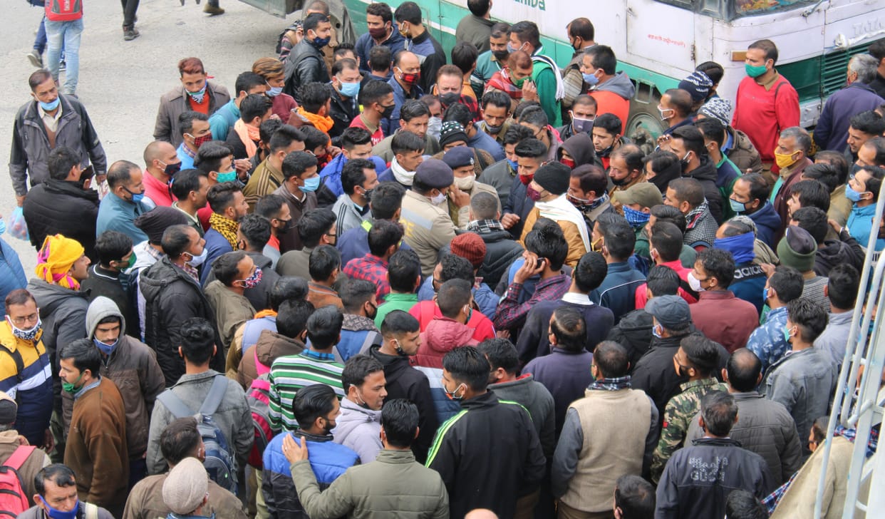 Private and government bus workers clash over passengers