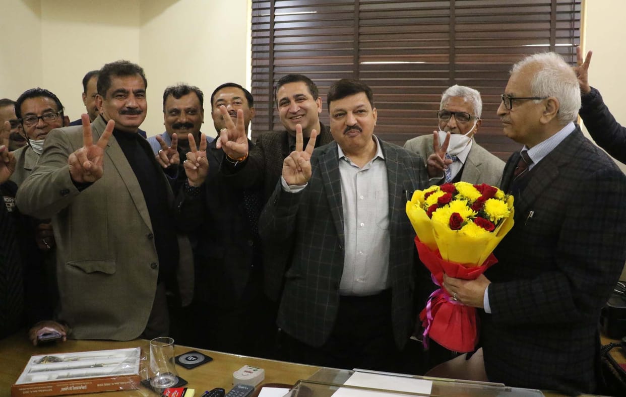 taking chage chamber of commerce team jammu