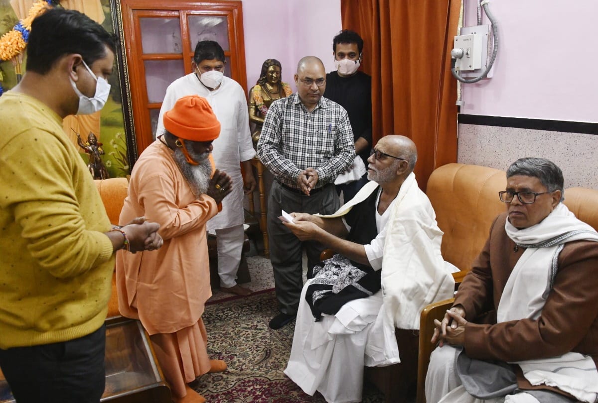 Sant Morari Bapu visit in gorakhnath temple latest photos