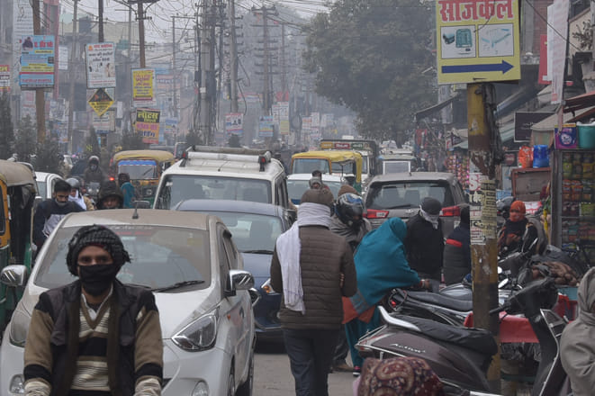 Vehicles standing on the highway and roads, how will the accident stop