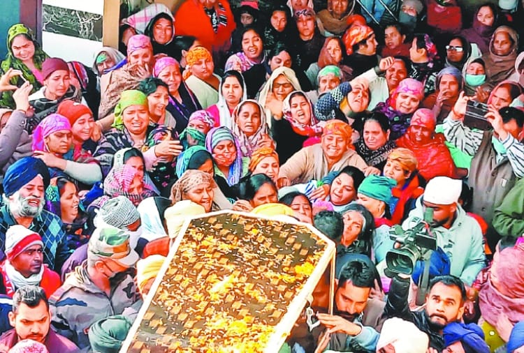 Last rites of Havildar Nirmal Singh performed at his native place in Ambala