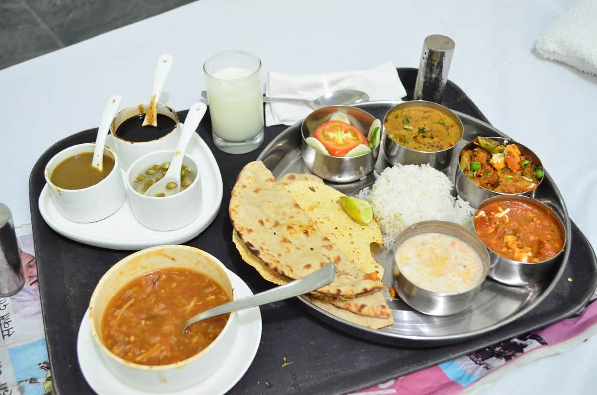 why leafy vegetables are not good in rainy seasons?