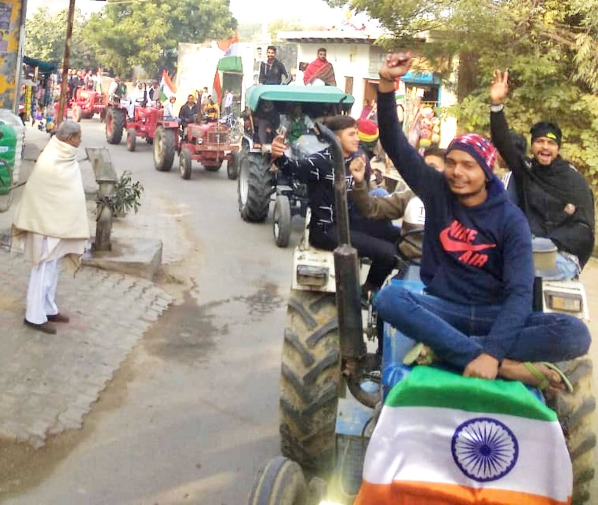 Fasting ends, farmers show strength in rehearsal of Tricolor Tractor Yatra