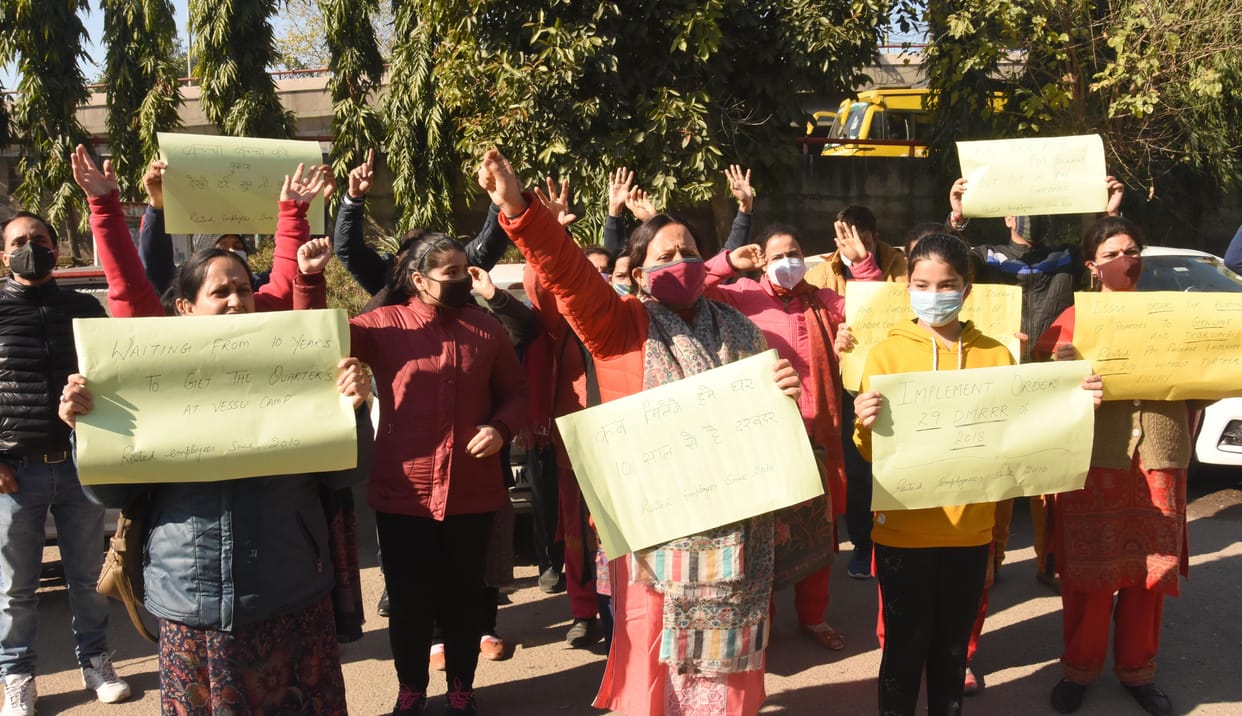 protest,demand,employee