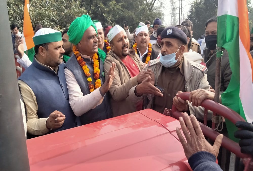 Farmers Protest latest news: uttarakhand police stops kisan to delhi march on narsan border photos