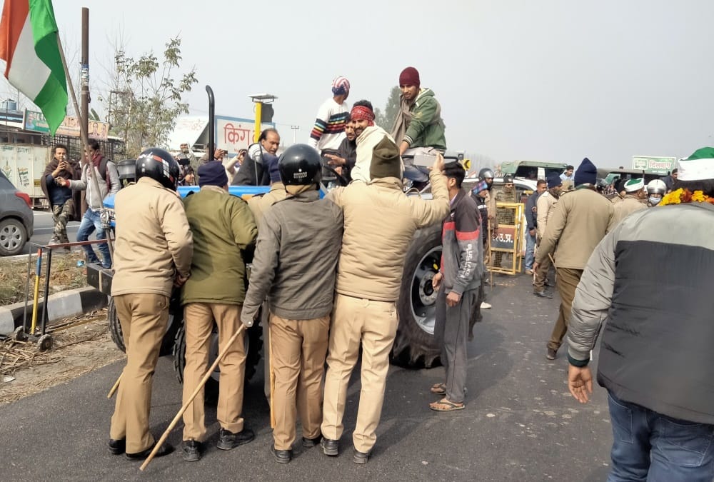 Farmers Protest latest news: uttarakhand police stops kisan to delhi march on narsan border photos
