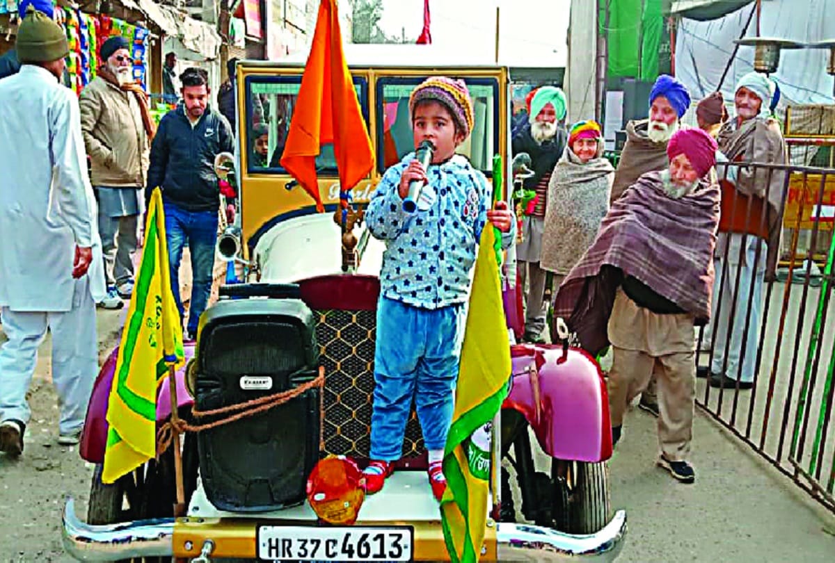 Delhi news: Three-year-old Rosalyn Gill encouraging agitating farmers