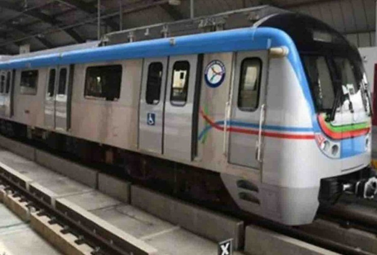 Electric buses will also run along the metro in Kanpur