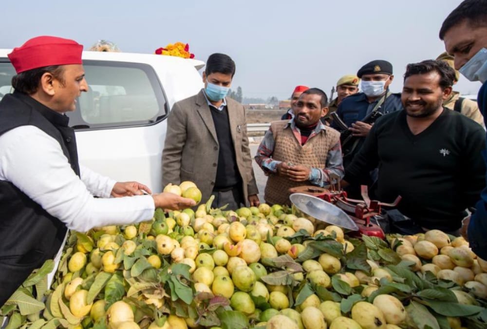 Akhilesh Yadav taunts on Yogi government.