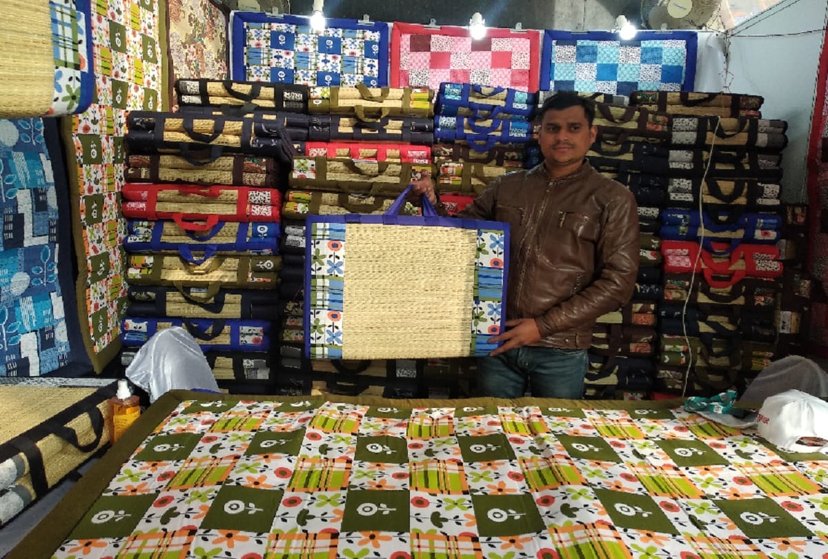 Swadeshi products are adorned at Hunar Haat organized in Avadh Shilpagram see photos