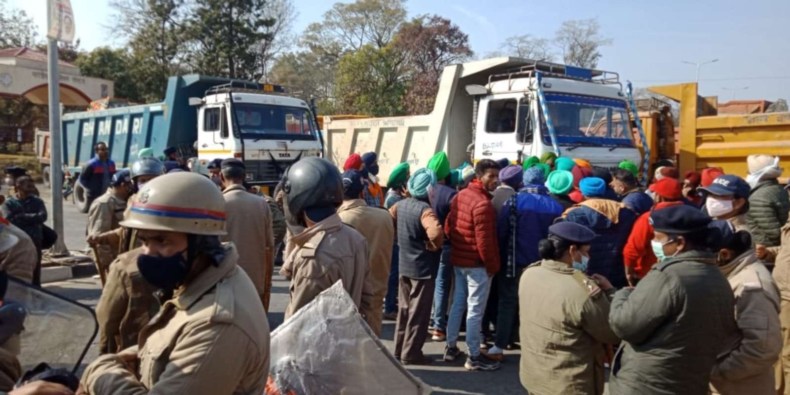 kisan andolan in uttarakhand latest news: farmers rajbhawan march in dehradun photos