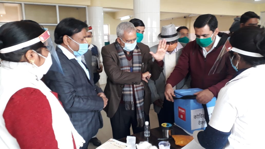 Health workers were vaccinated at 19 booths in ten centers