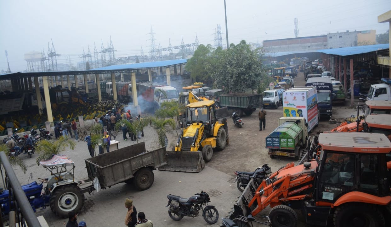 cleaners strike in moradabad roads are dirty full of day
