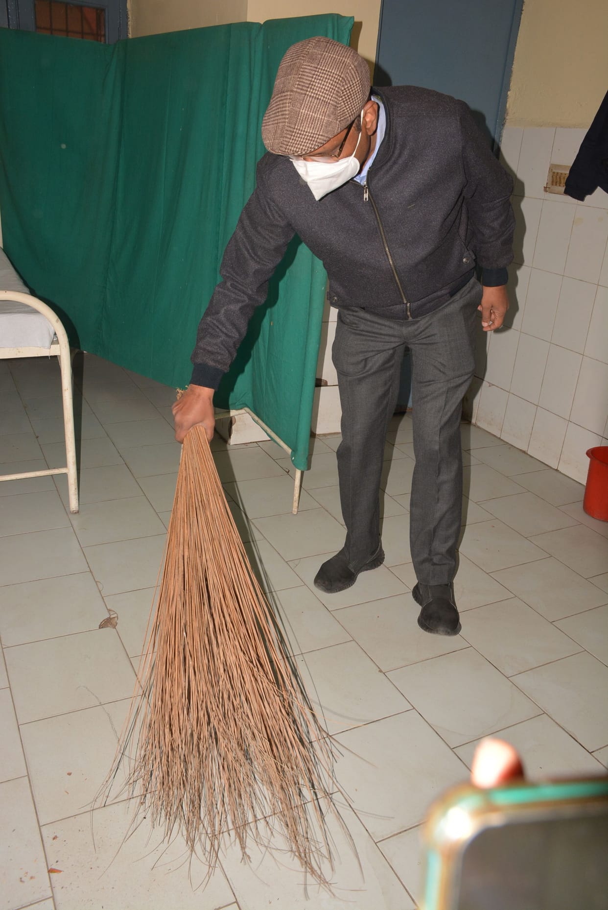 CMO Cleaning the vaccination room