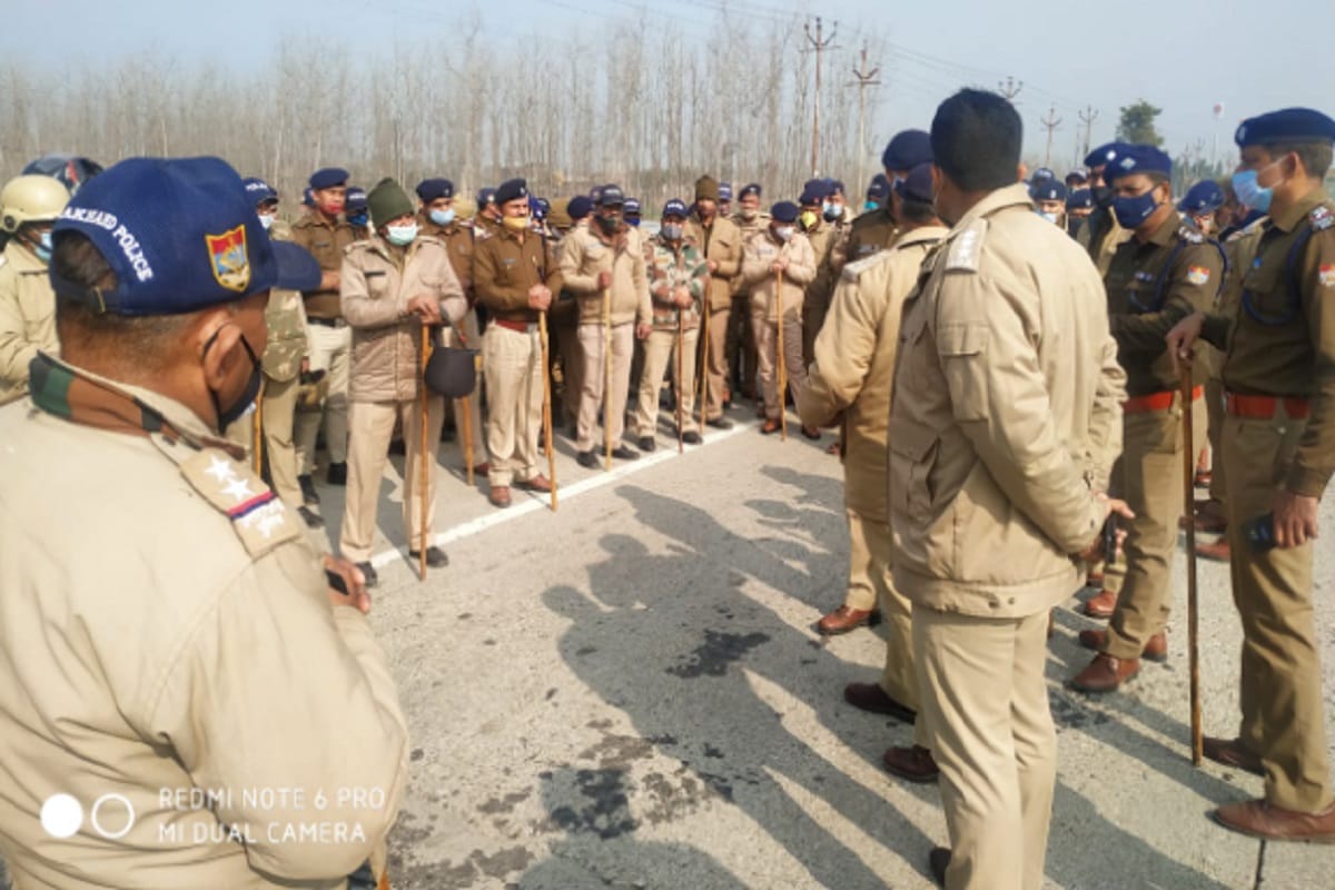 Saharanpur News: Police have stopped to farmers on UP border before reaching Dehradun