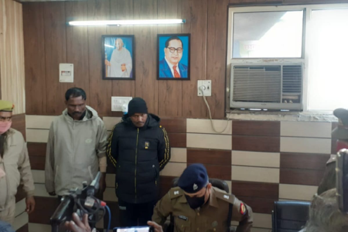 Meerut Police has revealed a gang and arrested two accused
