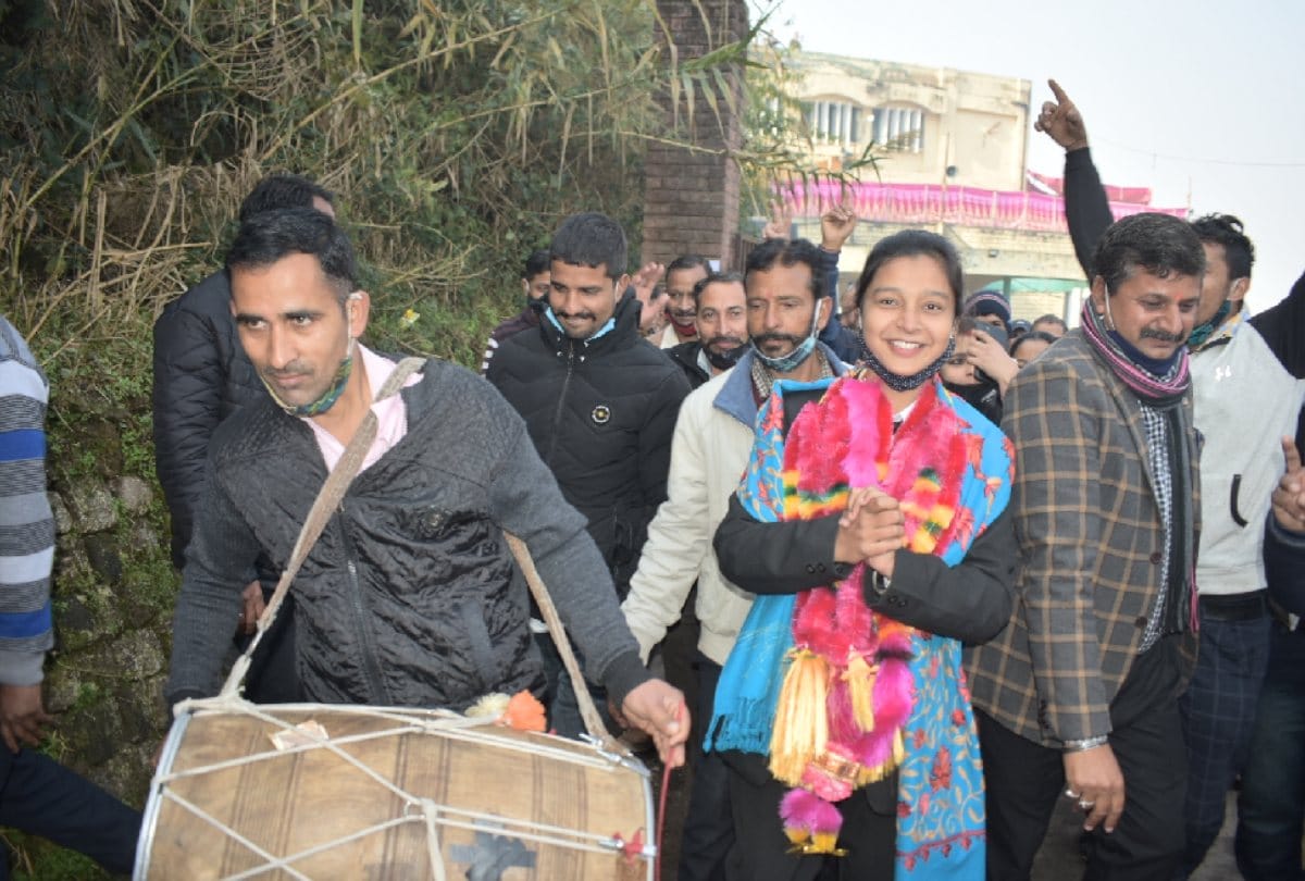 Zilla Parishad election result: These youth of Himachal did wonders, elected zp members at the age of 21