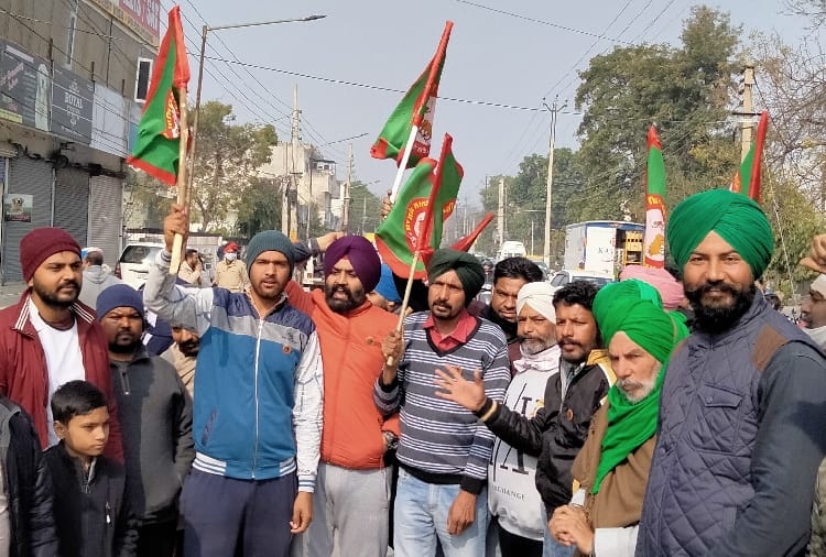 Punjab : Farmers protest against film shooting at patiala