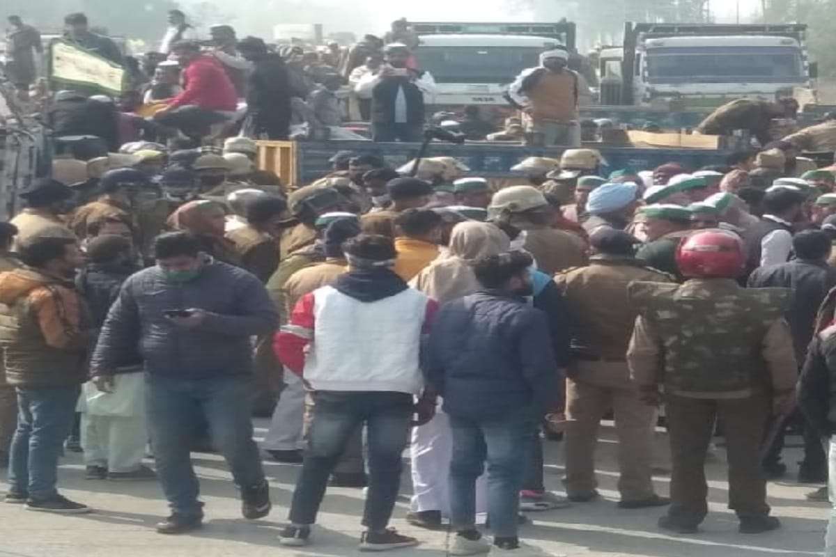Farmers jammed Doon Highway after stopping from going to Dehradun, scuffle with Uttarakhand Police