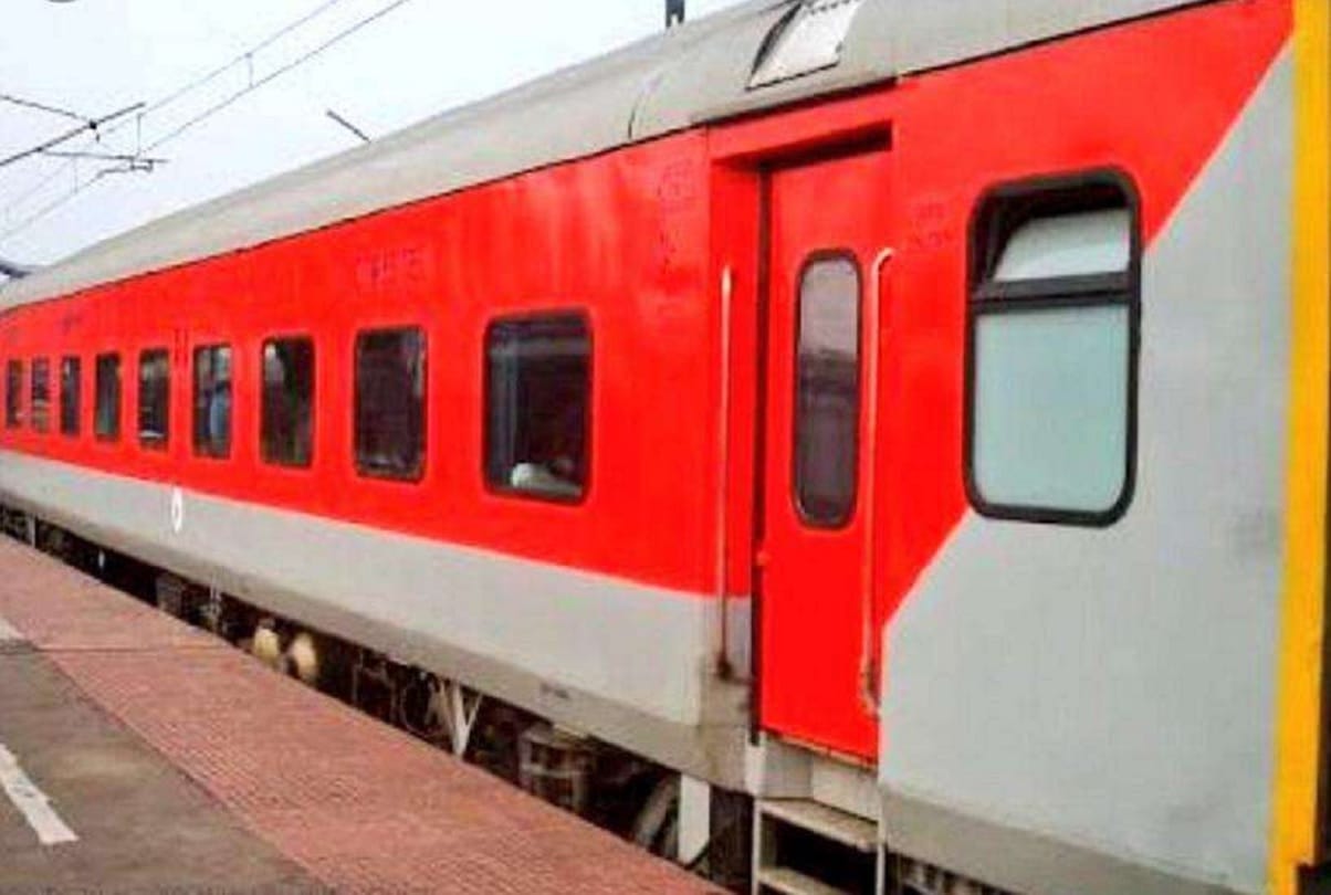 miscreants got rid of the crook from the custody of RPF