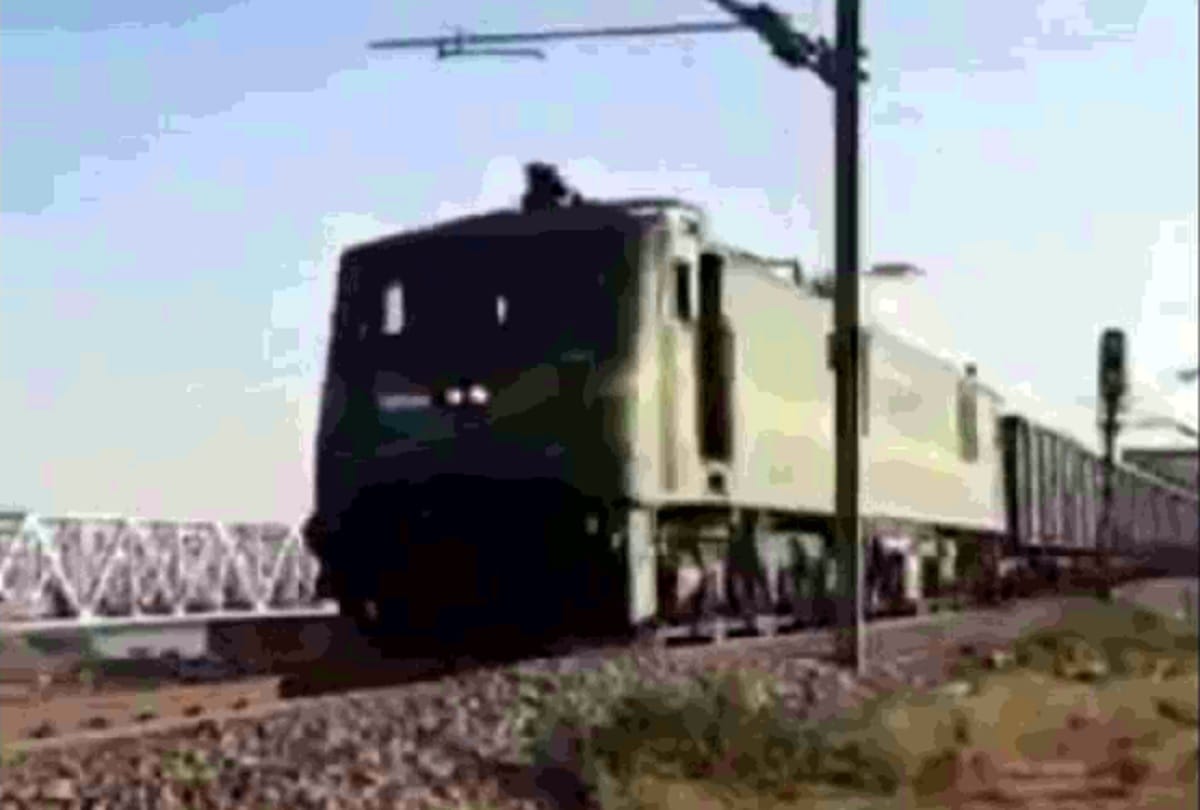 Indian railways comes up with the longest train on track named Vasuki Naag