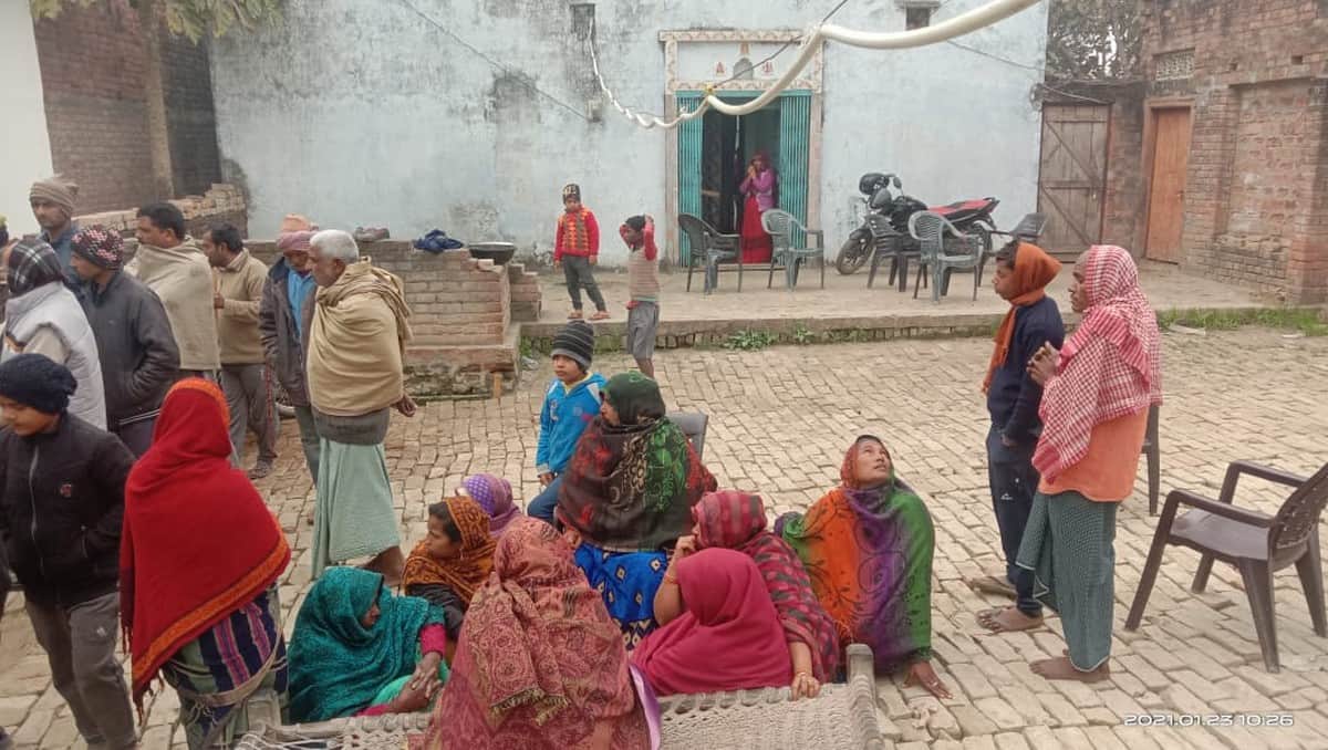 varanasi shooting: man shot father and son in dispute of pual on way