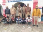 मारहरा पुलिस की गिरफ्त में लूट की योजना बनाने के आरोपी ।संवाद