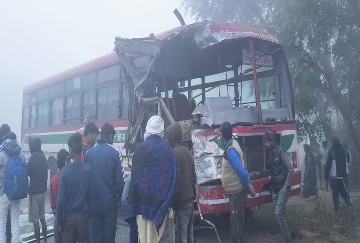 road accident in chitrakoot, 12 people injured